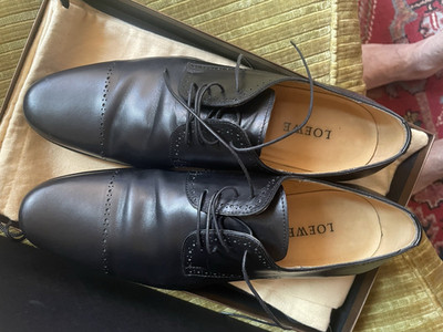 LOEWE DERBY KLASSISCHE SCHUHE AUS GLÄNZENDEM LEDER. GR: 41,5 EU / 7,5 UK