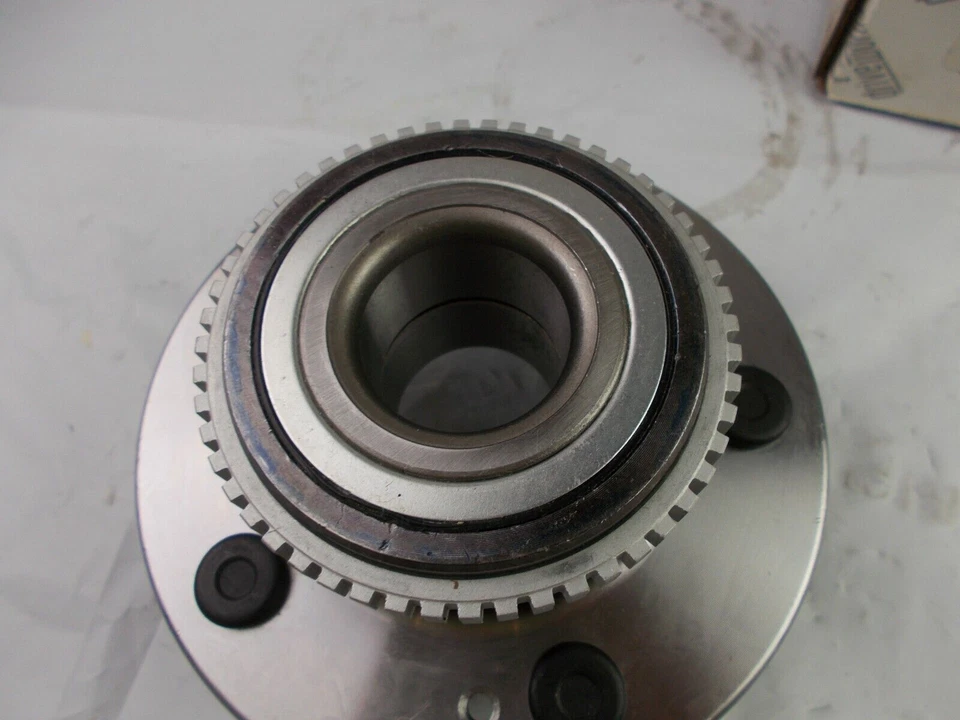 Movimentos traseiros de rolamento de roda e conjunto de cubo - Imagem 4 de 4