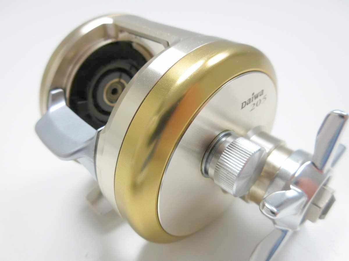 Daiwa Millionaire CV-Z 205 リール Daiwa millionaire cv-z 205 #fishingvideo #fishing #shot