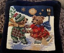 lata 90. Needlepoint MIŚ MIŚ Wakacje Zimowe łyżwy MAŁA 9" PODUSZKA Aksamitna BK