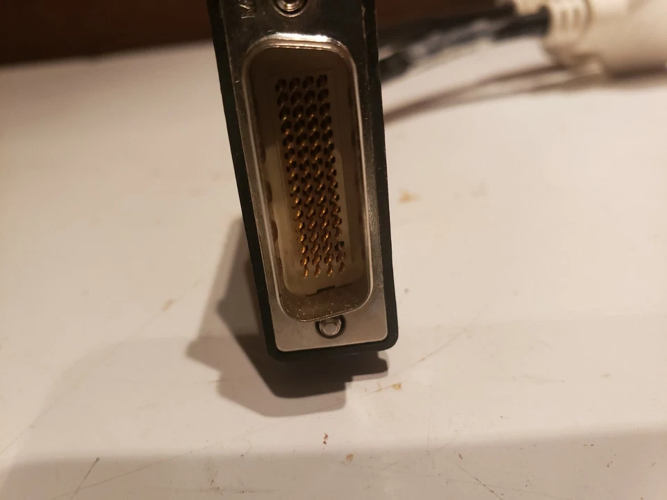 Molex Dual DVI Y Splitter Computer Cable - Image 3 of 3