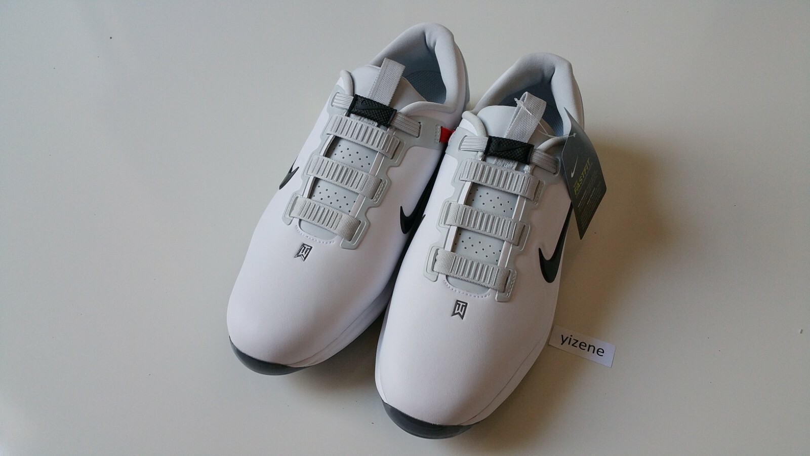 tiger woods 17 shoes