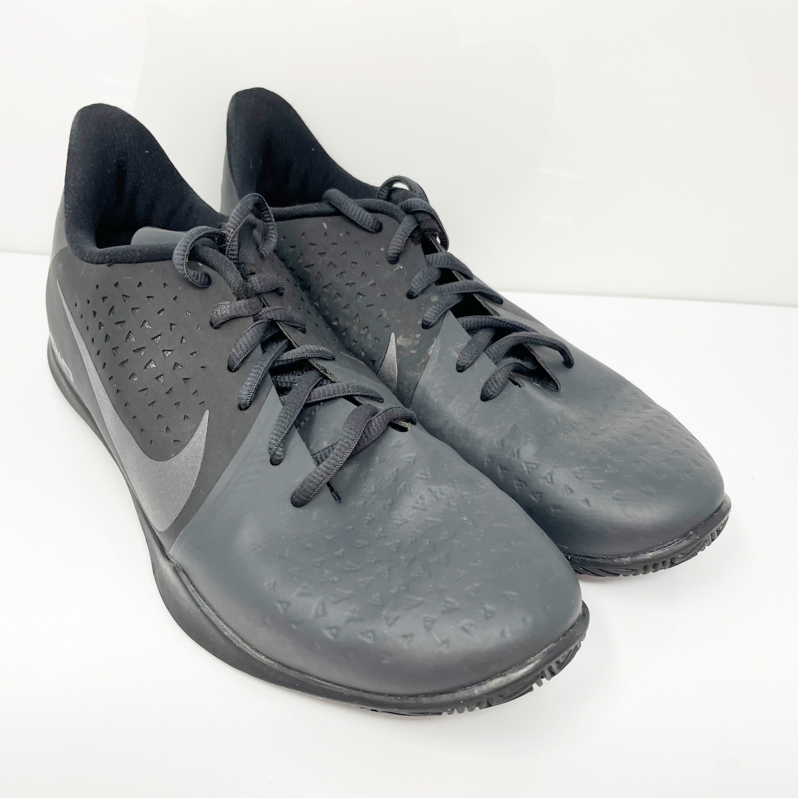 nike behold low basketball shoes