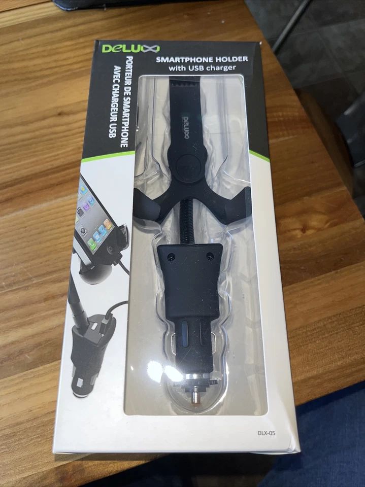 Delux Smartphone Holder With USB Charger Black And New - Image 3 of 4