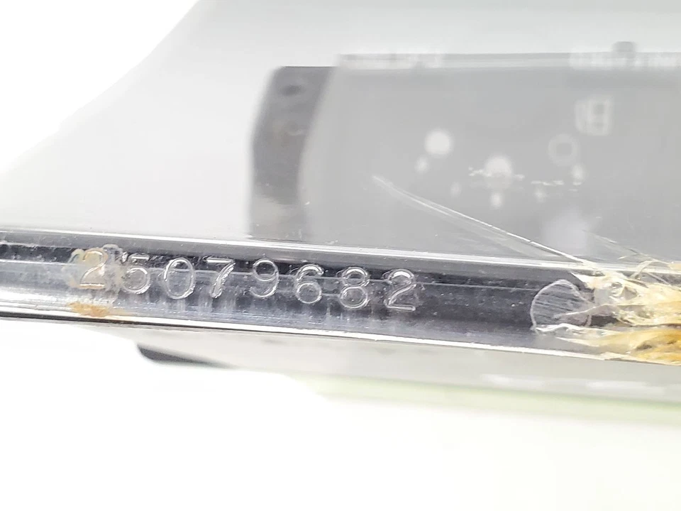 1988 GMC C1500 OEM Speedometer Has Some Cracks On Screen See Pictures - Image 2 of 4