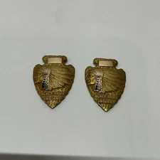 2 Vintage Gold Filled Black Hawk Indians Arrowheads 1.5” x 1” Nice Detail