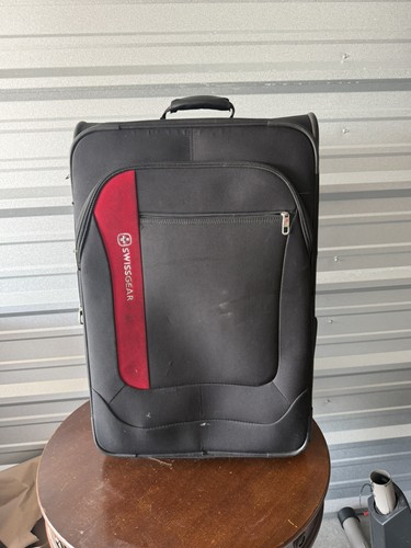 Swissgear Sion 21" Expandable Carry On Spinner Luggage Softshell - Black