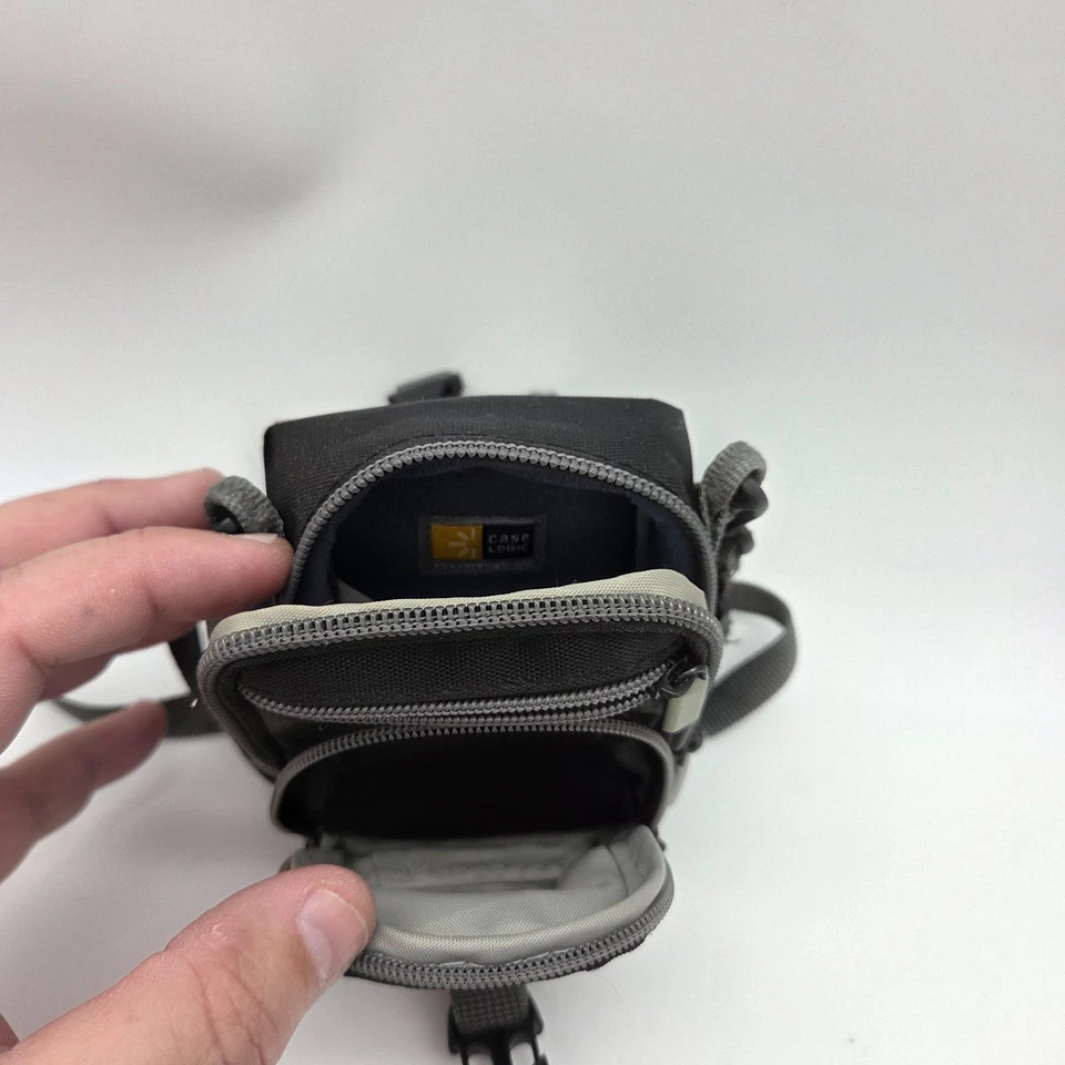 Case Logic Compact Camera Bag – Black & Grey Padded Shoulder/Carry Case - Image 3 of 4