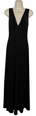 Sunning Vintage Laundry By Shelli Segal V Neck Neck  Black Gown Size  4