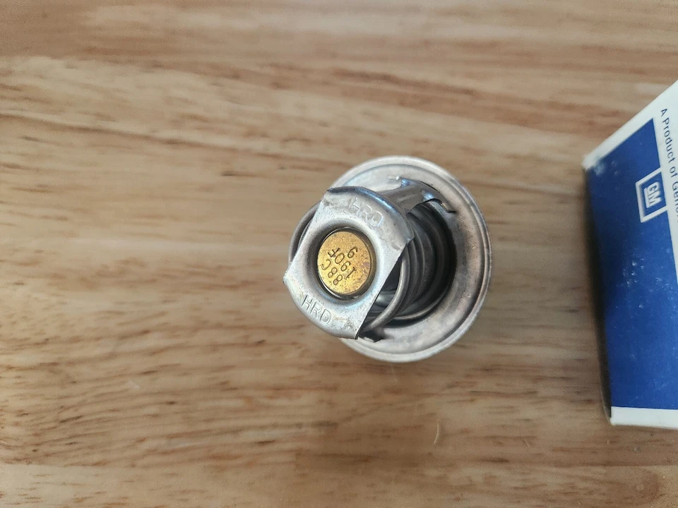 TERMOSTATO PONTIAC T-1000 190 GRADOS GM 3041415 NOS 1981-1987 MUCHAS APLICACIONES Foto 4 de 4