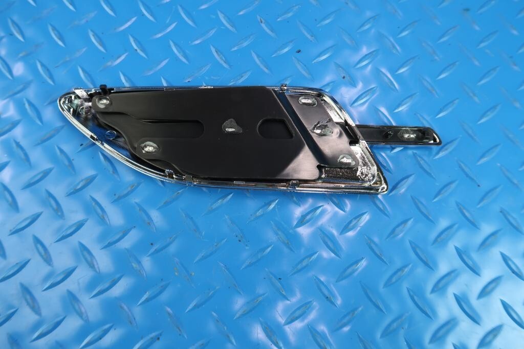 Bentley Bentayga chrome right fender air vent grill 1pc #12298
