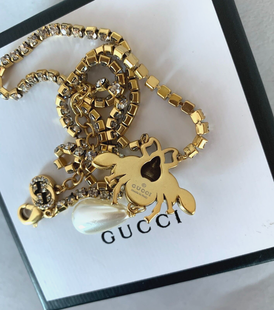 グッチ GUCCI ネックレス ビー Bee パール インターロッキングG ゴールド Gucci Bee GG Logo with White Pearl and Crystals Gold Tone Finish