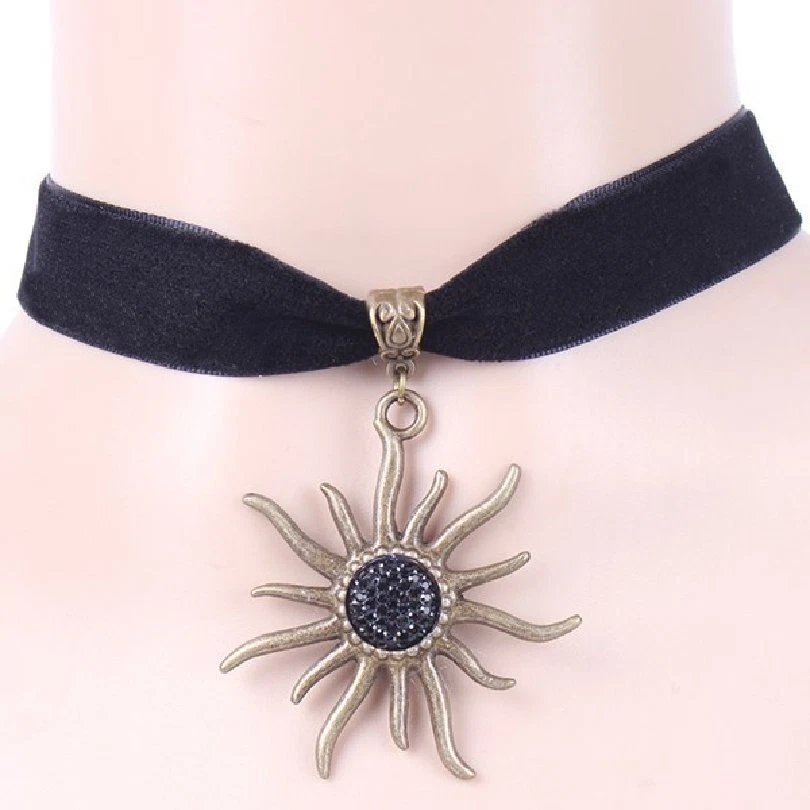 Collier Ras Du Cou Gothique En Résine Fait Main - Pendentif Noir, Neuf Sans Emballage