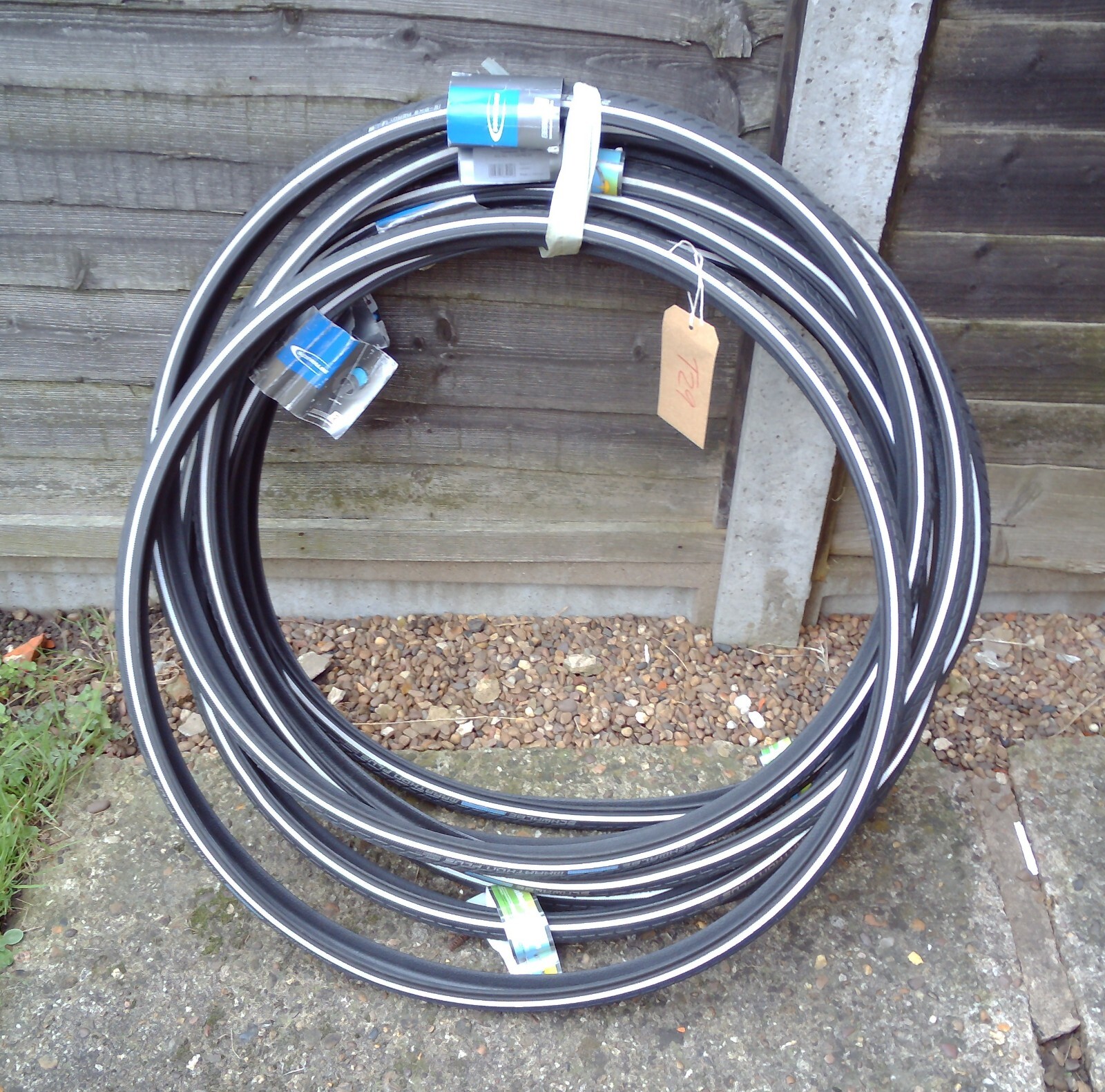 1x NOS SCHWALBE MARATHON PLUS TYRE 25-622, 28 x 1.0, 700 x 25c