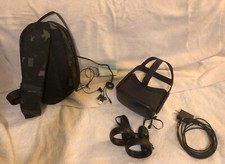 VR headset oculus quest 2  controllers  hardshell charging backpack