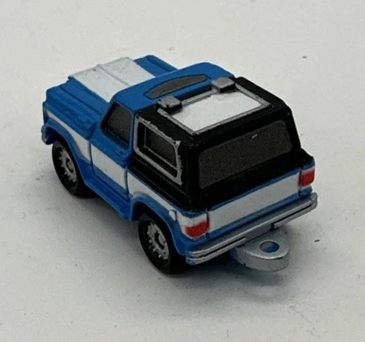 Micro Machines Vintage Galoob 1988 Blue Chevy Blazer Super 10 Specific Car - Image 4 of 4