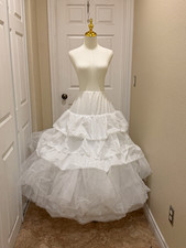 David's Bridal White Nylon Crinoline Hoop Skirt Petticoat Underskirt