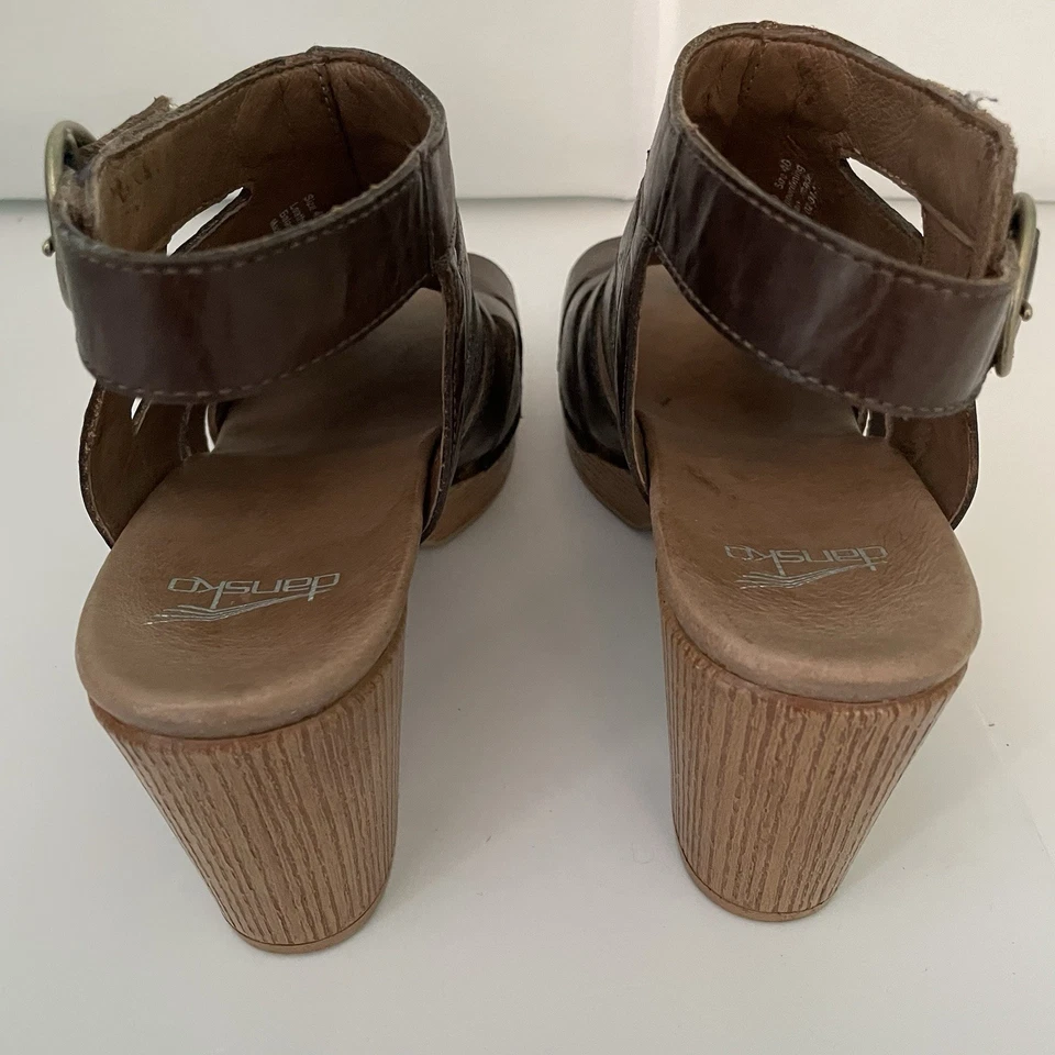 Sandalias de tacón Dansko para mujer ajustables marrón EUR 40 US 9-9,5 USADAS EN EXCELENTE ESTADO Foto 3 de 4
