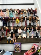 Huge Vintage Bratz Doll Lot 46 Dolls Convertible Car Telephone Booth Clothes Etc