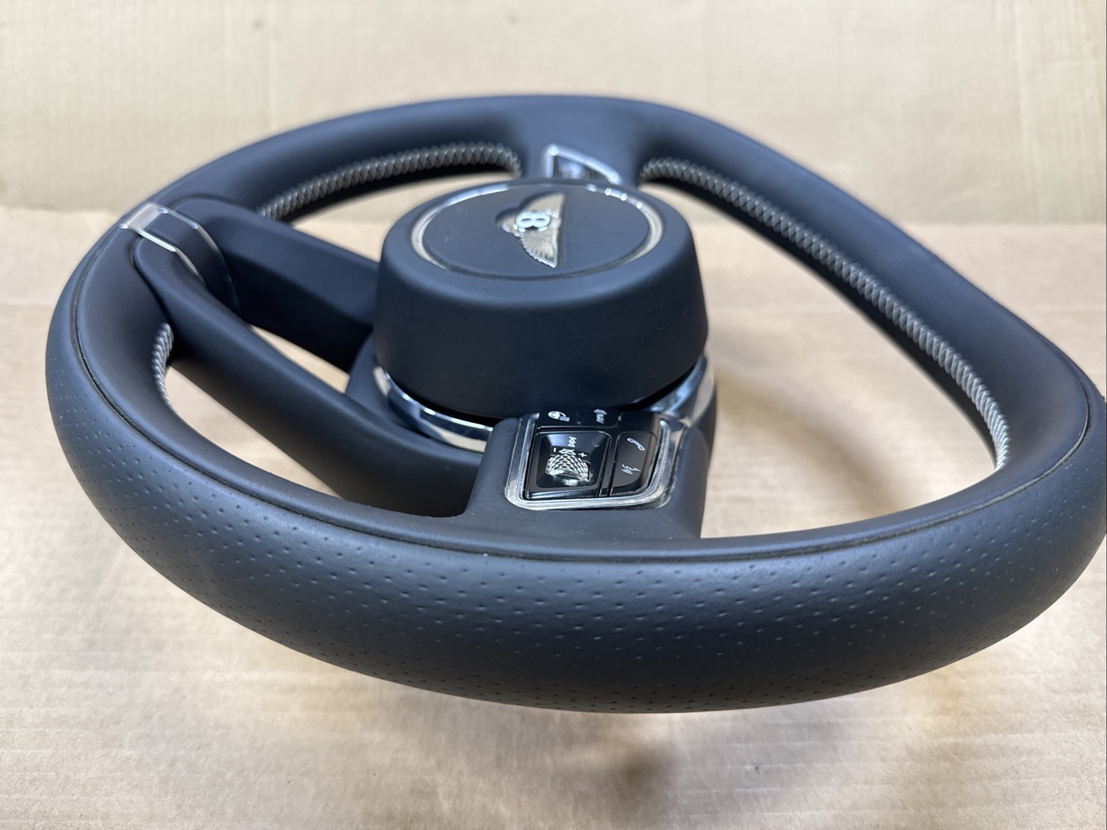 2016-2020 BENTLEY BENTAYGA DRIVER STEERING WHEEL BLACK LEATHER HEATED W/ PADDLE