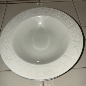 Set of 4 Farberware Alsace 4242 White Embossed Scroll Rim Soup Vintage Bowls 9”