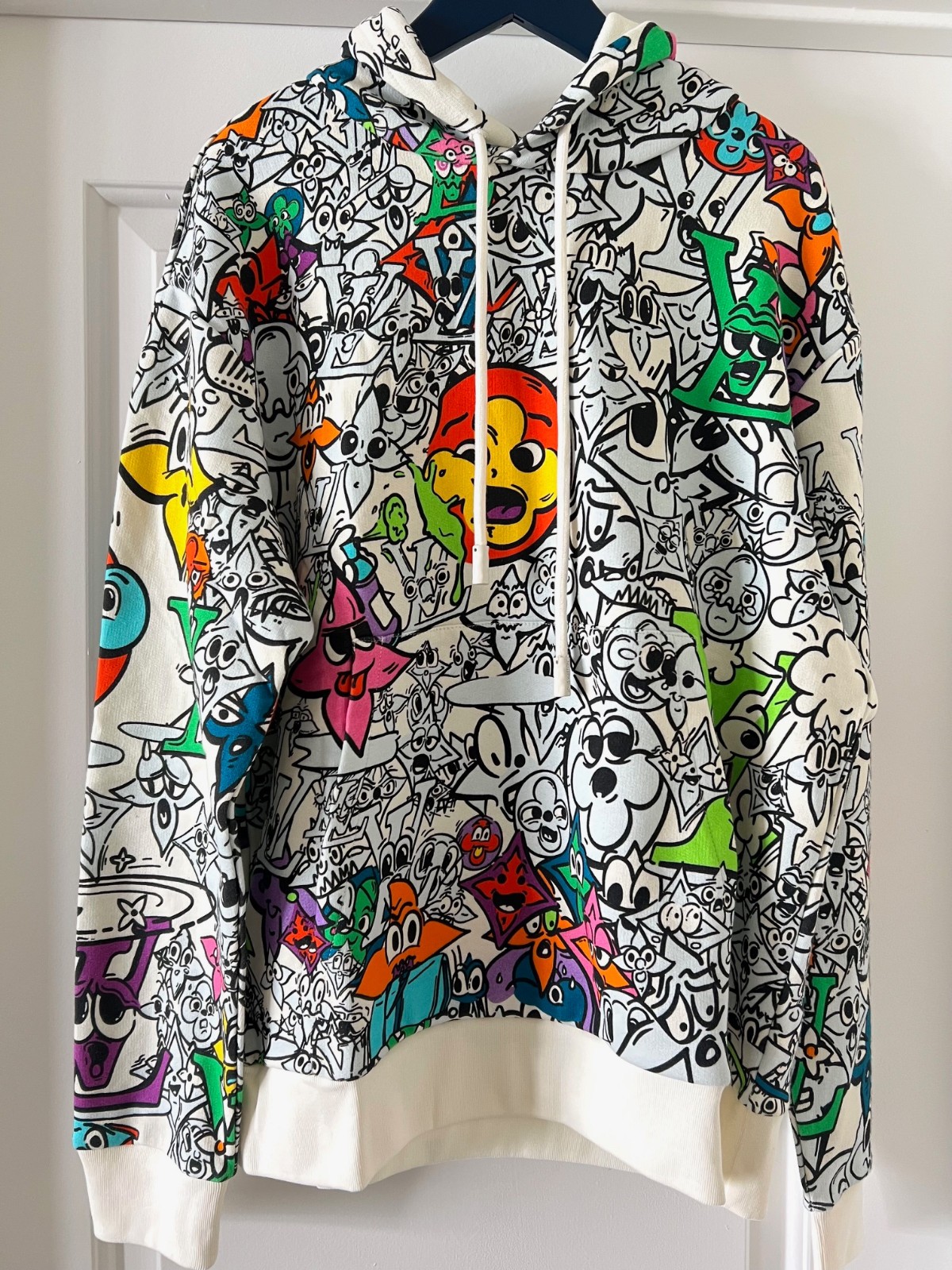 AUTHENTIC LOUIS VUITTON MONOGRAM COMICS HOODIE SW… - image 3