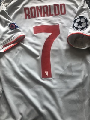 ronaldo juventus away jersey