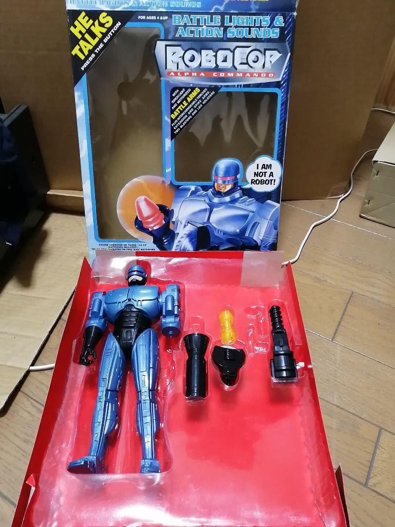 HE TALKS Battle Lights & Action Sounds ROBOCOP Alpha Commando