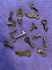 Vintage Lot Of 15 Skeleton / Clock / Roller Skate Keys