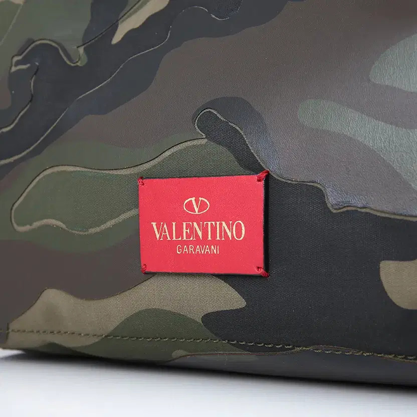 Valentino Camouflage Large Shoulder Bag - Unisex, Good Condition thumbnail 10