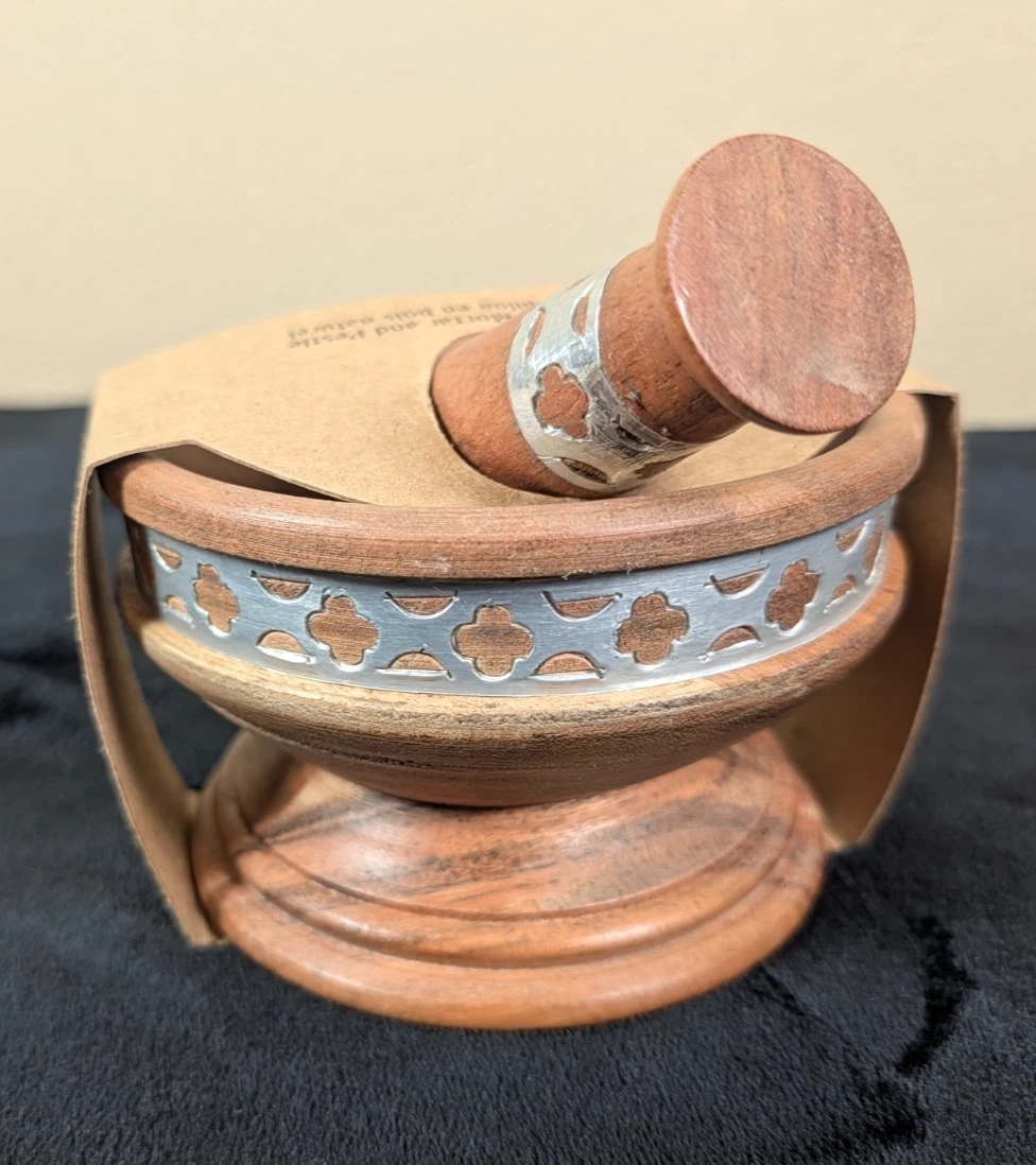 New Handcrafted Wooden Mortar and Pestle Metal Inlay 5" diameter
Opens in a new window or tab
