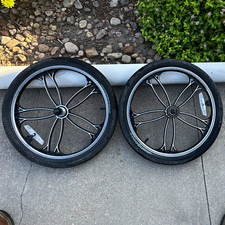 Excellent condition 20in BMX MagWheel w/ Tires 20x2.125 Black/Silver