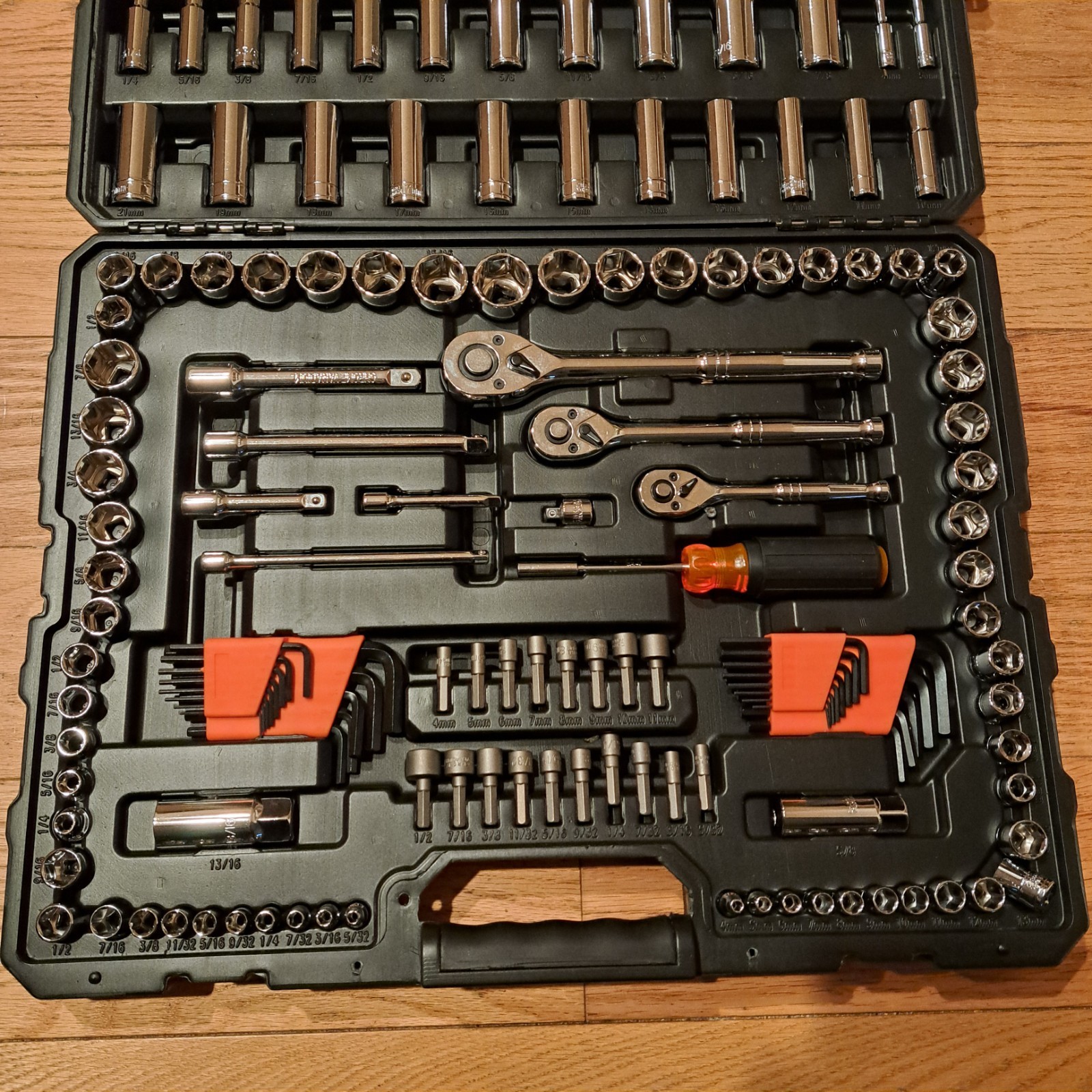 Vevor 205pc Mechanics Tool Set, SAE and Metric Sockets, 1/4" 3/8" 1/2" Drive 