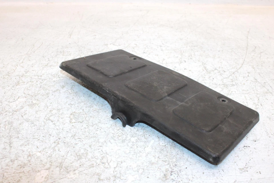 Suzuki Quadrunner 250 1998 OEM tapa de caja de herramientas trasera 63195-19B00 AS13 Foto 3 de 4