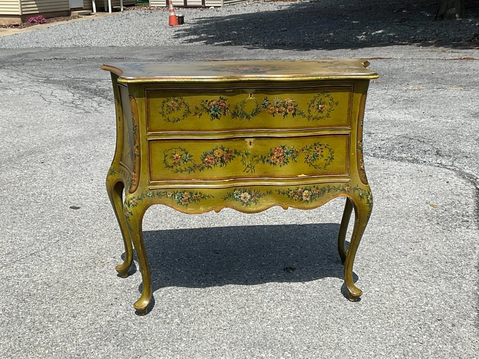 Antigo servidor de mesa policromado francês frente serpentina floral dourado - Imagem 2 de 4