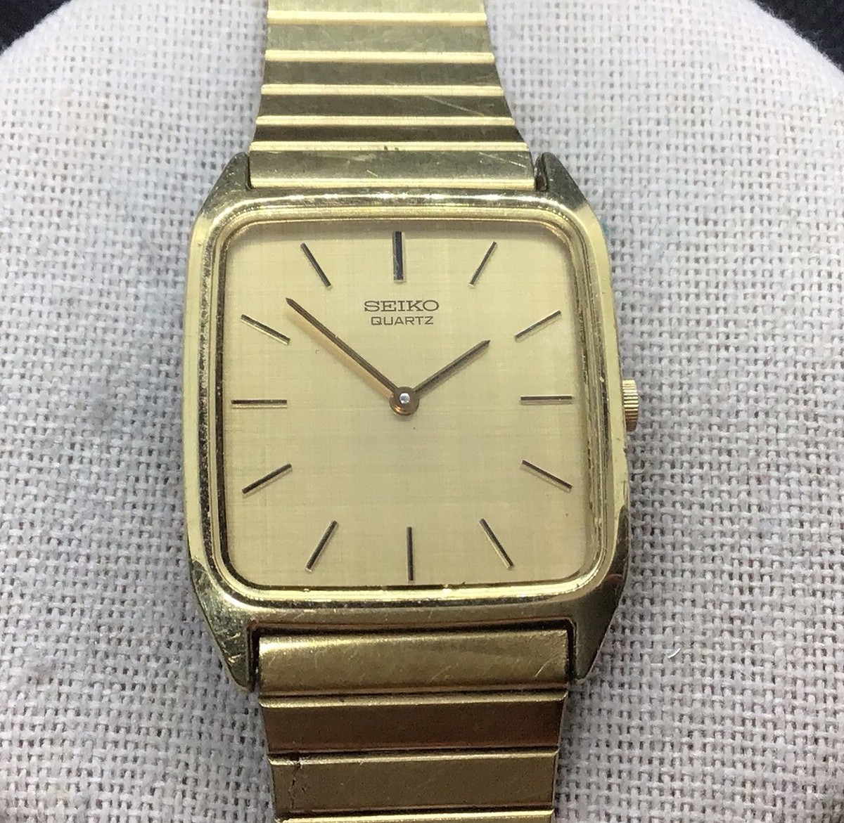 Vintage Mens Seiko Quartz Wrist Watch 