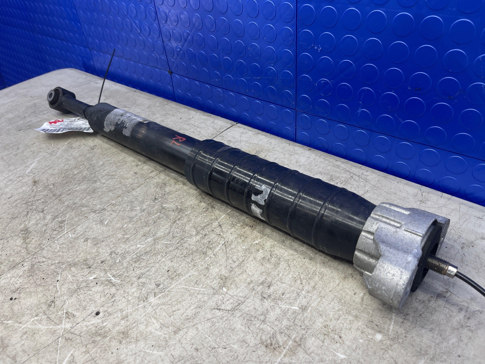 2017-2022 MASERATI LEVANTE OEM REAR LEFT ACTIVE SUSPENSION SHOCK ABSORBER