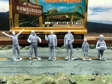 1:64 Scale Miniature People - Resin / unpainted - great for Dioramas #90 Figures