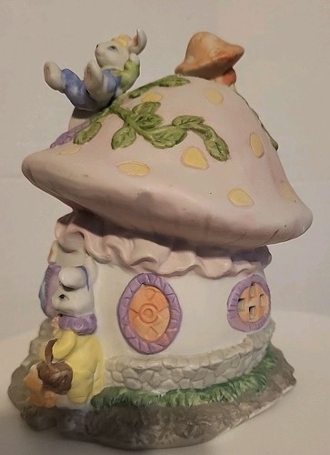 Easter Bunny Mushroom Light Up House. It's 5.5"tall & 5.25"wide& Bunnies,chick's - Picture 4 of 9