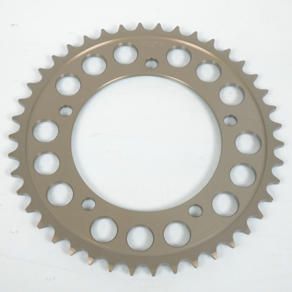 Couronne Sunstar pour remplacer la transmission usée des Suzuki GSXR 750