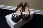 New Tory Burch Gigi Suede Pump Tory Navy Gold Logo Low Heel Shoes Womens 7.5 — photo 9