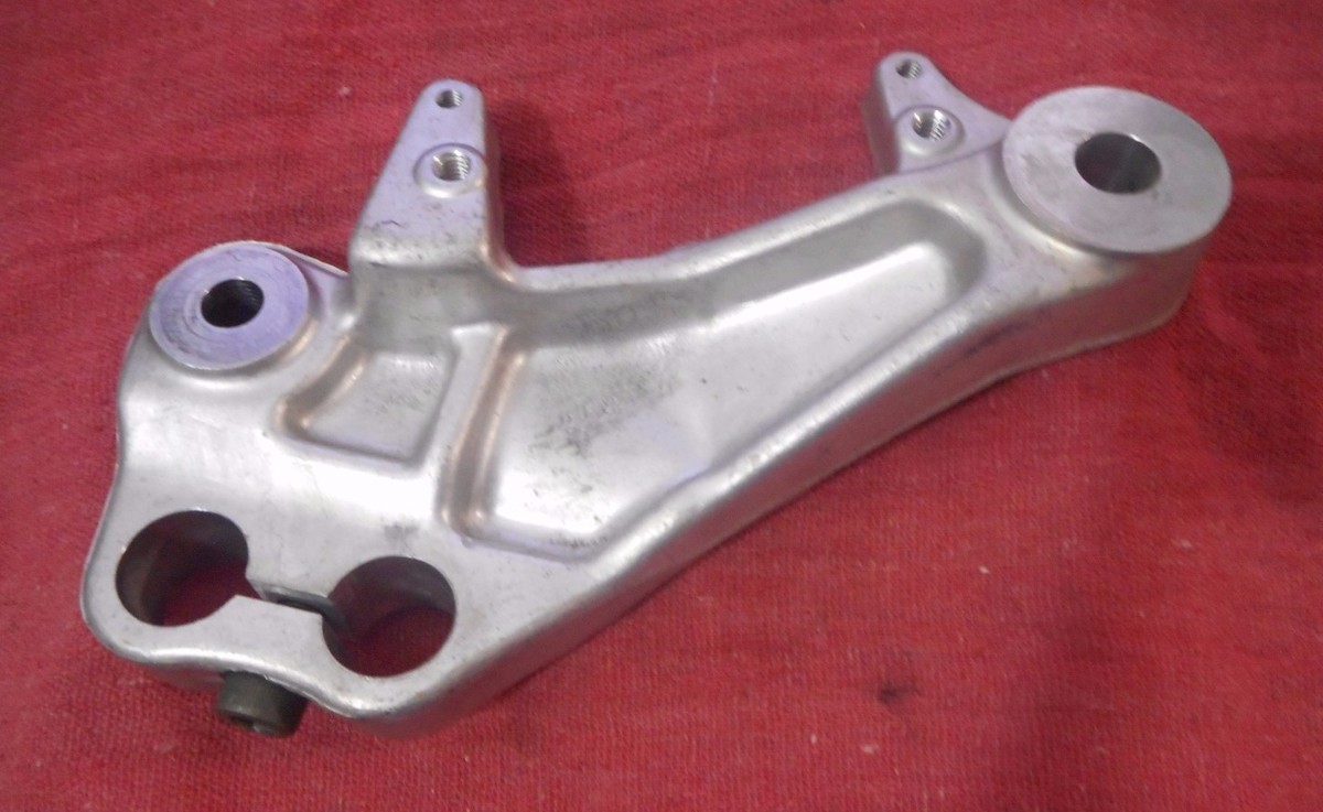 じゅん SUZUKI TL1000R RIGHT FRONT ENGINE MOUNT BRACKET 41911-02FA1 TL