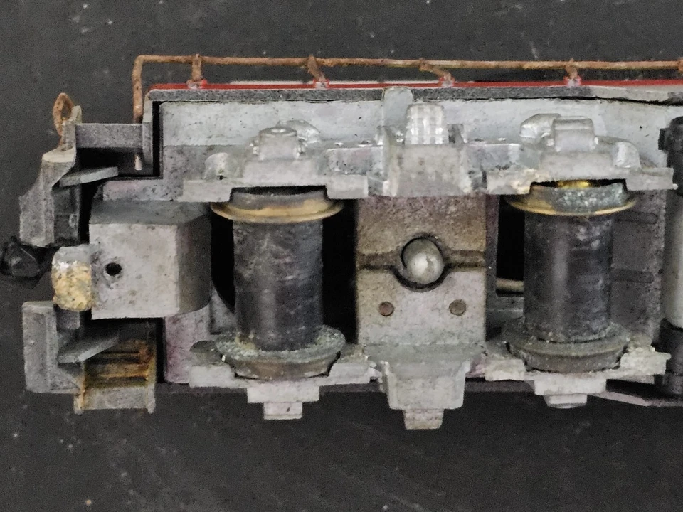 Atlas HO Slot Car Union Pacific The heartliners #130 EMD SD9 Powered Locomotive - Image 4 of 4