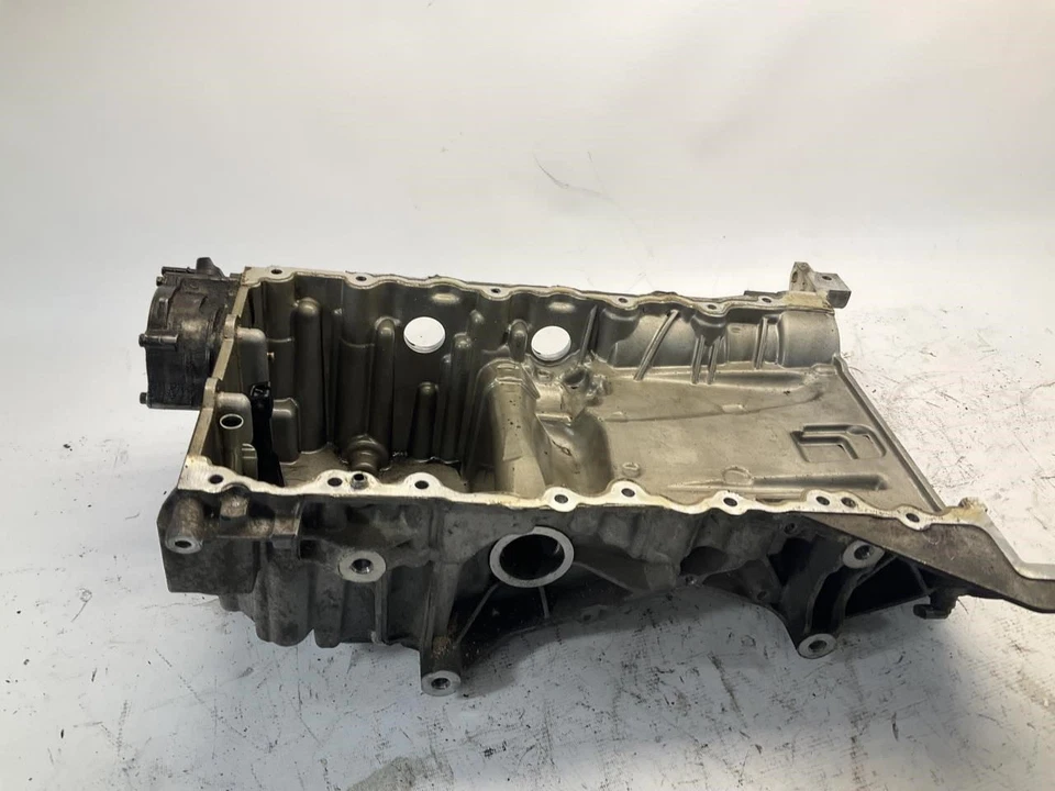 16-21 Land Rover Range Rover Velar S 3.0L Oil Pan T - Image 2 of 4