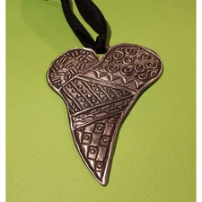 Pewter silver tone Folk Heart By Cynthia Webb Preowned. Decorative Wall plaque G