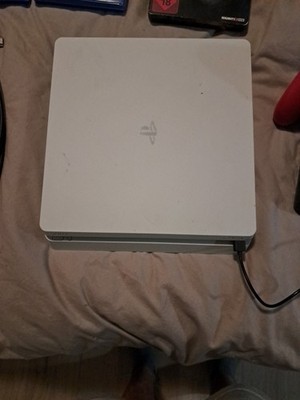 PlayStation 4 Slim 500 GB, Inkl.