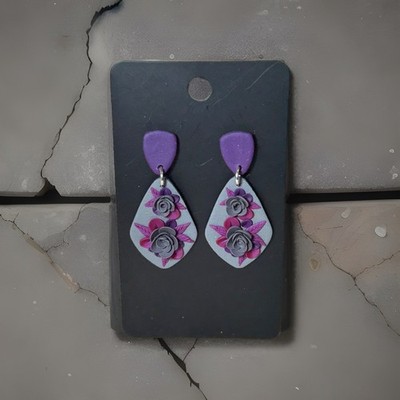 Handmade Polymer Clay Earrings Vintage Look, Flowers, Gray/Purple.   #EAR205