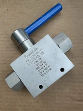 SWAGELOK SS-8FKBFK8 / SS8FKBFK8 (NEW OPEN BOX)