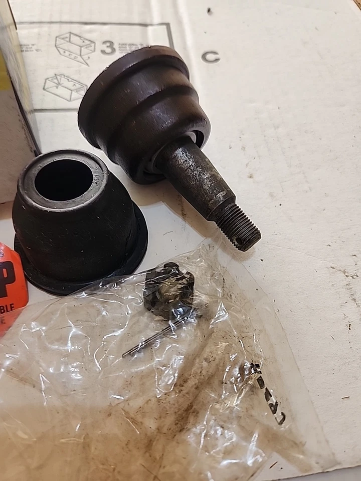 NUEVO 1970-76 Cadillac Calais Comm chasis DeVille Fleetwood rótula MOOG K5249 Foto 4 de 4