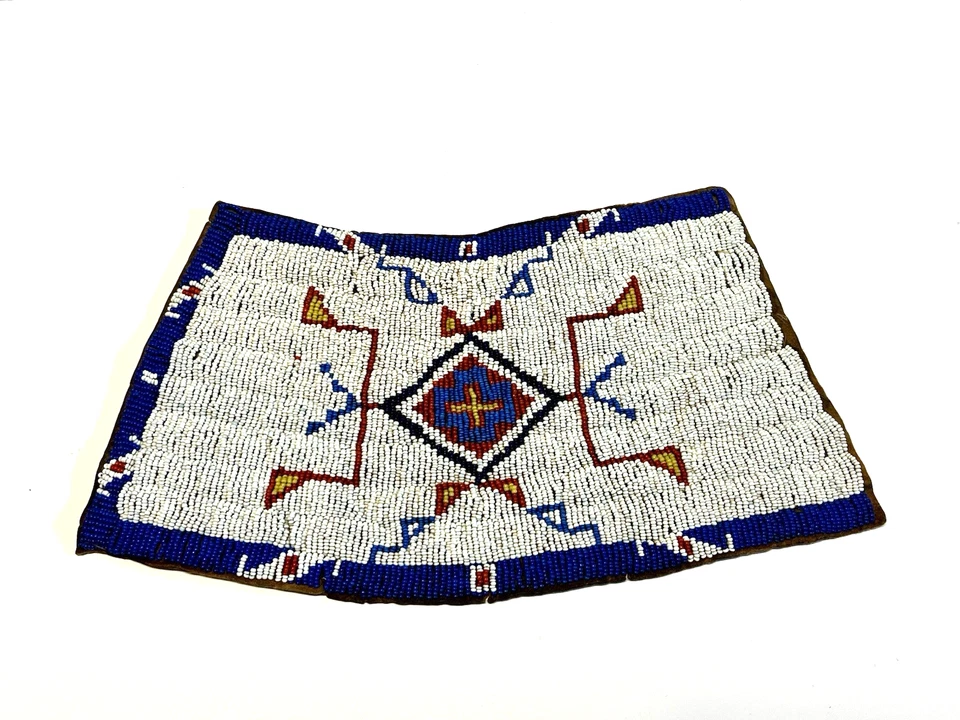 Puños de baile ceremoniales con cuentas sioux o cuervo nativos americanos; principios de 1900; certificado de autenticidad Foto 3 de 4